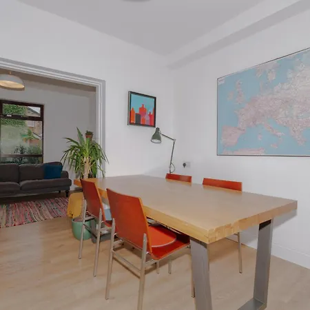 Charming 2bd House In Apartman Dublin
