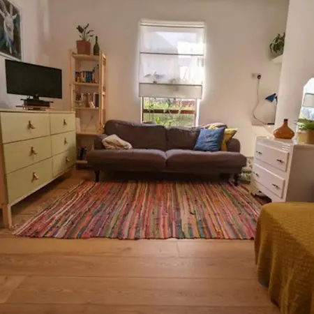Charming 2bd House In Dublin