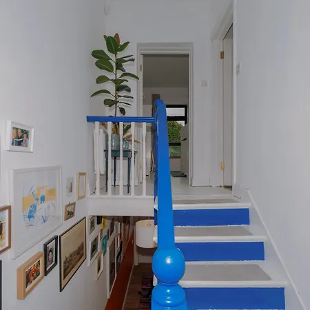 Charming 2bd House In Dublin