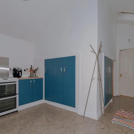 Charming 2bd House In Dublin