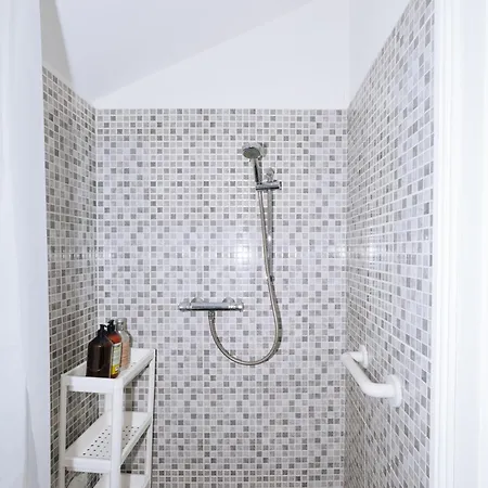 Charming 2bd House In * Dublin