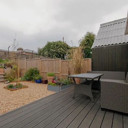Charming 2bd House In