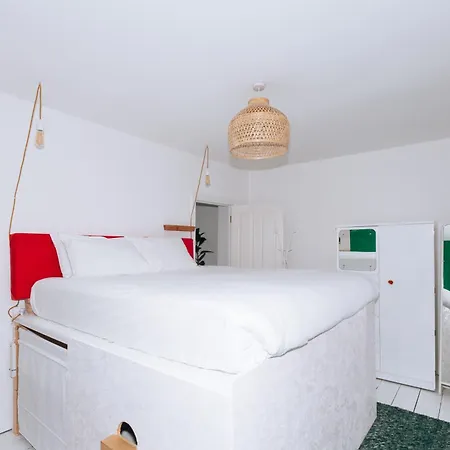 Charming 2bd House In * Dublin