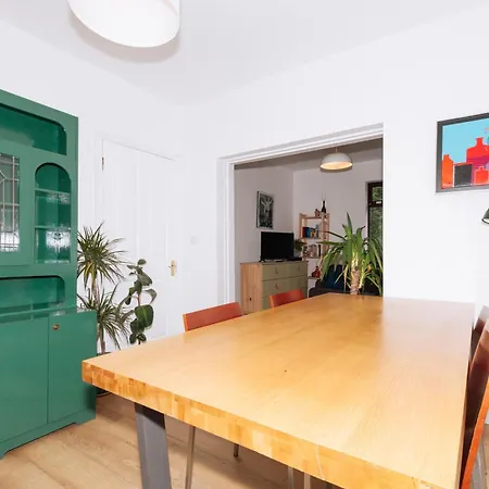 Charming 2bd House In Apartment Dublin