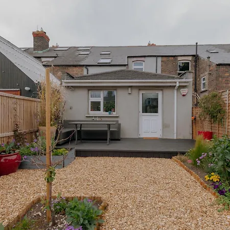 Charming 2bd House In * Dublin