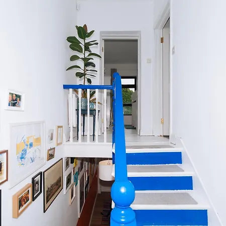 Charming 2bd House In Apartment *