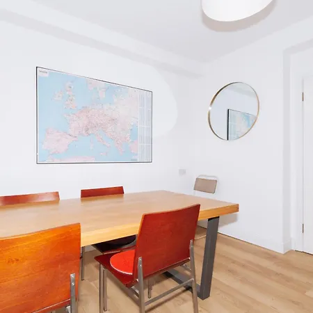 Charming 2bd House In * Dublin
