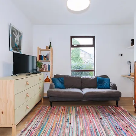 Charming 2bd House In * Dublin