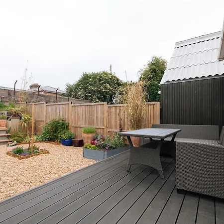 Charming 2bd House In Apartment Dublin